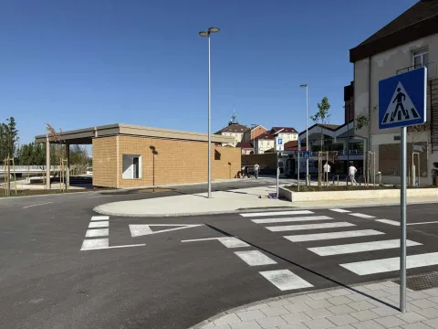VINKOVCI - OTVORENA DVOSMJERNA PROMETNICA NA TRGU VINKOVAČKIH JESENI. 18. 8. 2025.