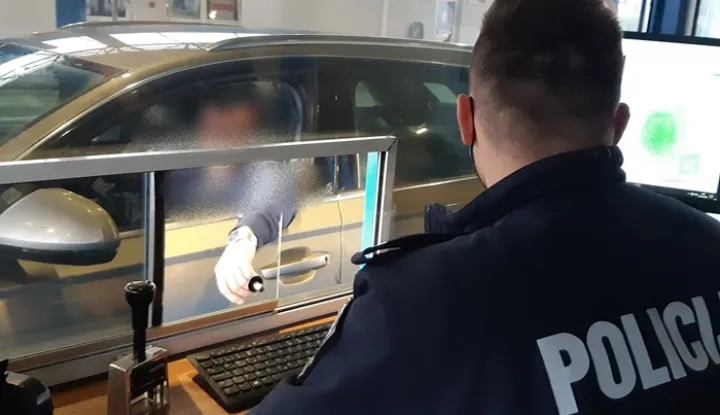 Granični prijelaz Slavonski Brod, &scaron;tambilji, putovnice, putovnica, kontrola, granica, ilustracija, policija