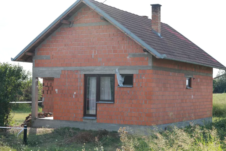 18.08.2025., Nijemci - Policijski sluzbenici su u obiteljskoj kuci u Nijemcima pronasli dva mrtva tijela. Ocevid u tijeku Photo: Davor Javorovic/PIXSELL