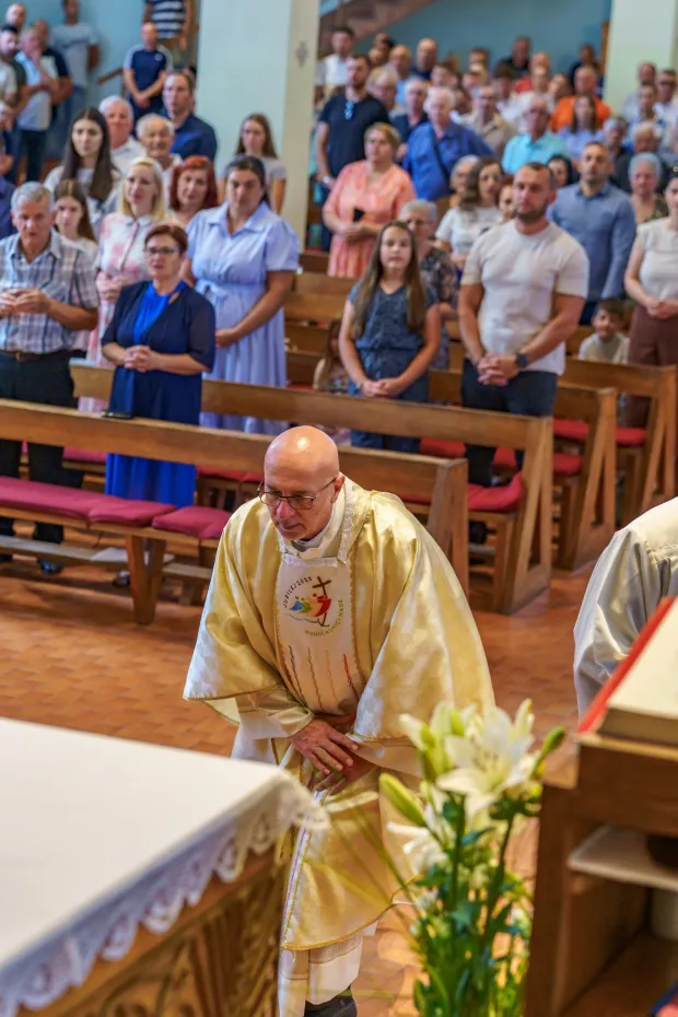 VOĐINCIPrečasni Ante &Scaron;i&scaron;ko se oprostio od svojih vjernika u Vođincima prije odlaska na novu dužnost u OsijekKOLOVOZ 2025.