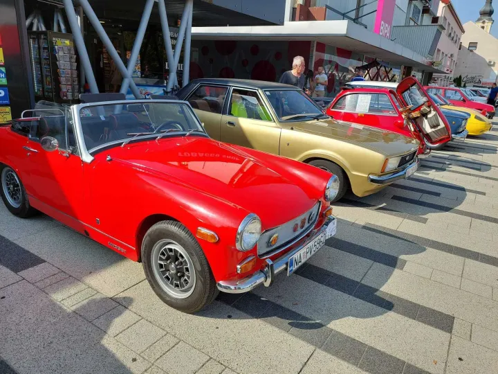 Susret ljubitelja oldtimera