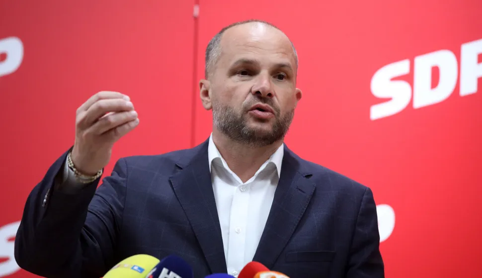 Zagreb, 21.08.2025 - Konferenciju za medije predsjednika SDP-a Siniše Hajdaša Dončića. Na fotografiji Siniša Hajdaš Dončić.foto HINA/ Denis CERIĆ /dc