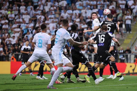 Rijeka, 21.08.2025 - Prva utakmica 4. pretkola nogometne Europske lige Rijeka - PAOK. foto HINA/ Damir SEN?AR/ ds