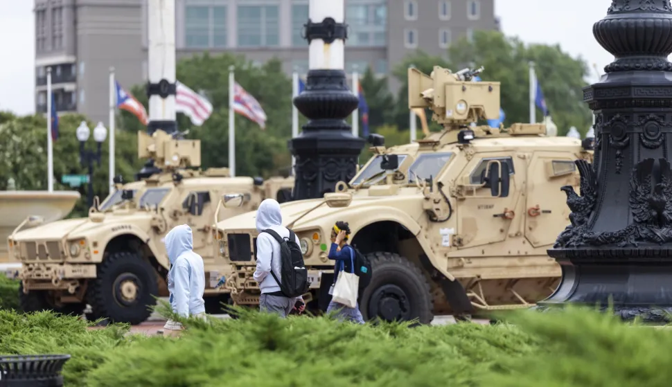 epa12308955 Members of the National Guard patrol Union Station in Washington, DC, USA, 18 August 2025. As President Trump's takeover of Washington, DC policing enters its second week, Mississippi joins three other Republican led states that have vowed to deploy National Guard members in support of the Trump administration's operation. EPA/SHAWN THEW