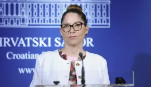 Zagreb, 11.07.2025 - Pučka pravobraniteljica Tena Šimonović Einwalter komentirala je odluke saborskog Odbora za obranu na kojem je raspravljano o uvođenju obaveznog vojnog osposobljavanja.foto HINA/ Damir SENČAR/ ds