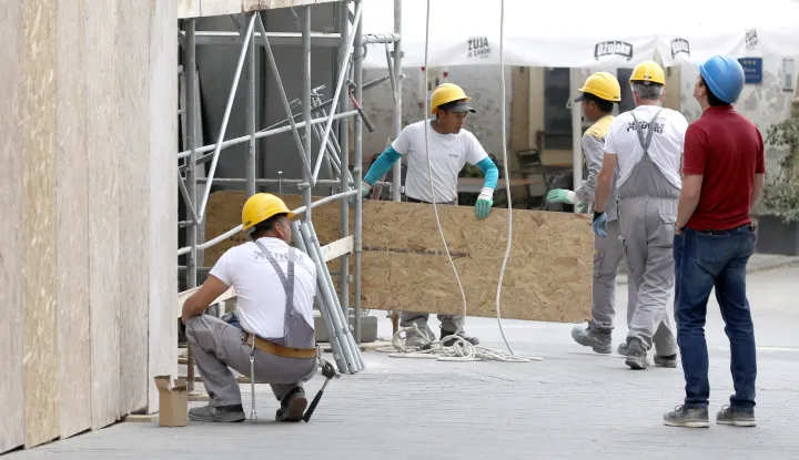 27.05.2022., Zagreb - Podaci Drzavnog zavoda za statistiku pokazuju da je u ozujku obujam gradjevinskih radova izvedenih na zgradama bio veci za 3,1 posto u odnosu na ozujak 2021. godine, a obujam radova na ostalim gradjevinama povecan je za 6,2 posto. U odnosu na veljacu ove godine, obujam gradjevinskih radova na zgradama je bio manji za 1,1 posto, a na ostalim gradjevinama za 0,2 posto. Photo: Patrik Macek/PIXSELL