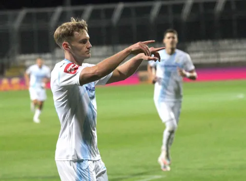 Rijeka, 24.08.2025. - Utakmica 4. kola SuperSport HNL između HNK Rijeke i NK Varaždin na stadionu Rujevica. Na fotografiji Toni Fruk. foto HINA/ Miljenko KLEPAC/ mk