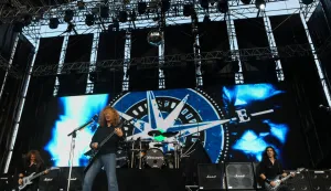 epa06879241 The US band Megadeth performs live during The Legends of Rock concert at Municipal Stadium of Oeiras, in Cascais, Portugal, 10 July 2018. EPA/MANUEL DE ALMEIDA