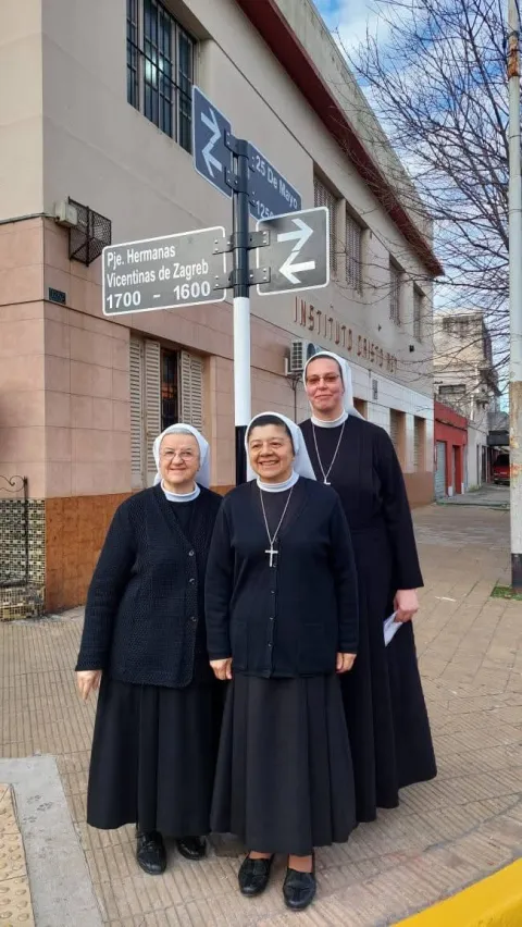 Buenos Aires, 25.08.2025. - Sestre milosrdnice iz Zagreba, rimokatolički ženski crkveni red, dobile su naziv ulice u predgrađu glavnog argentinskog grada Buenos Airesa gdje djeluju od 1934. godine. foto HINA/ Hermanas De Caridad De San Vicente de Paúl/ tm