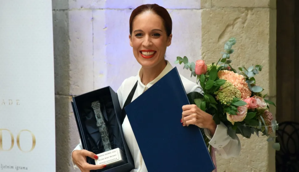 Dubrovnik, 25.08.2025. – Dodjela nagrade "Orlando" za najbolje dramske i glazbene izvedbe na Dubrovačkim ljetnim igrama održana je u ponedjeljak u atriju palače Sponza. Na fotografiji Helena Minić Matanić. Foto HINA/ Baldo MARUNČIĆ/ bm