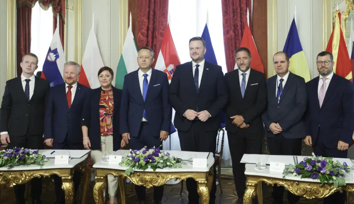 Zagreb, 25.08.2025. - Svečano potpisivanje Memoranduma o razumijevanju u vezi suradnje usmjerene na razvoj tržišta kapitala, na kojem su sudjelovali ministri financija i visoki dužnosnici Hrvatske, Slovenije, Poljske, Slovačke, Rumunjske, Bugarske, Mađarske i Sjeverne Makedonije. foto HINA/ Lana SLIVAR DOMINIĆ/ lsd