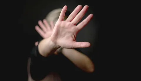 ?MAGAZIN ZENE NASILJE OBITELJ------MAGAZIN, 6.STR.,KOLOR6 STUPACA!!!