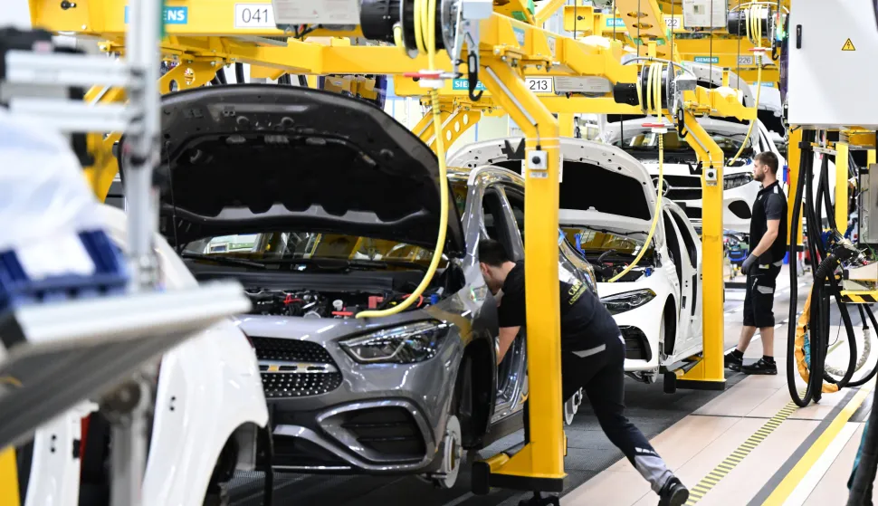 04 June 2025, Baden-W?rttemberg, Rastatt: Mercedes-Benz passenger cars are manufactured at the Rastatt plant. The A-Class and B-Class, the compact SUV GLA, the all-electric EQA and the new CLA are built at the Rastatt plant. Photo: Bernd Wei?brod/dpa Photo: Bernd Wei?brod/DPA