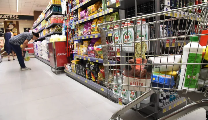 RIJEKA,24.07. 2025. RIJEKAKANTRIDA OTVARANJE NOVI MARKET TOMMY ILUSTRACIJA TRGOVINA POTROSACKA KOSARICA KUPAC KUPCI MALOPRODAJA CIJENA CIJENE PREHRANA KUPOVINA POSKUPLJENJE HRANA TRGOVACKI LANAC PDV POREZ KUCNE POTREPSTINE...AKCIJA SNIZENJE...NA FOTO:SNIMIO SERGEJ DRECHSLER