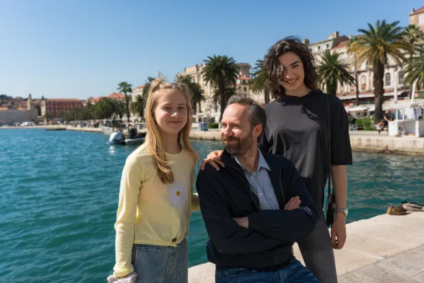 "BLAŽ MEĐU ŽENAMA" serijaMarko Makovičić s kćerima