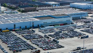 epa12324099 An aerial picture taken with a drone shows factory halls of the German car maker Volkswagen (VW) plant in Wolfsburg, Germany, 26 August 2025. According to a recent analysis by the consulting firm EY, based on data from the German Federal Statistical Office, the German automotive sector experienced a significant job loss of approximately 51,500 positions within a year. This decline, which equates to almost 7 percent of the workforce, can be attributed to the ongoing economic challenges affecting the industry. EPA/HANNIBAL HANSCHKE
