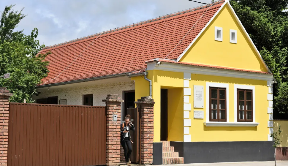 kultura...vinkovci...08.06.2022.rodna kuca ivana kozarca; knjiski krnjas Vll - znanstveni kolokvij u cast akademiku stjepanu jecicu;foto Gordan Panić