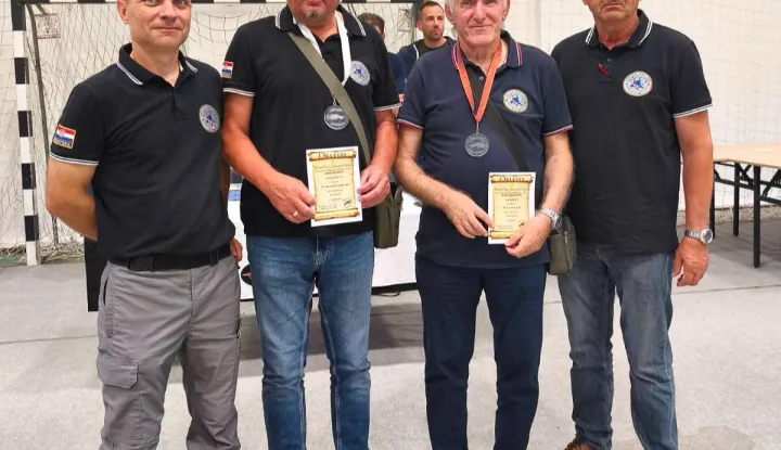 CERIĆPravilo je da maketari Aero kluba Fenix iz Cerića na domaćim i međunarodnim natjecanjima i izložbama osvajaju medalje, pa je tako bilo i na međunarodnom maketarskom natjecanju WOLFPACK-2025" Scale Model Cup u Zalaegerszegu u Mađarskoj. kolovoz 2025.