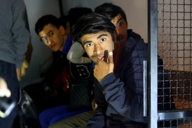 05.10.2023., Bihac, Bosna i Hercegovina - Nocna patrola pripadnika Granicne policije BiH i MUP-a Unsko-sanskog kantona u blizini granice sa Republikom Hrvatskom. Granicnoj policiji BiH nedostaje vise od 600 policijskih sluzbenika i unatoc tome, oni su ove godine odvratili vise od 4000 osoba od ilegalnog prelaska granice. Photo: Armin Durgut/PIXSELL