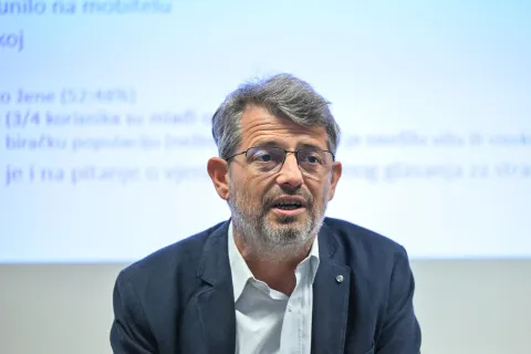 11.04.2024., Zagreb - Istrazivacki tim s Fakulteta politickih znanosti predstavili su rezultate prvog politickog kompasa za parlamentarne izbore u Hrvatskoj - aplikacije koju su razvili istrazivaci s tog fakulteta uz pomoc nizozemske istraživacke agencije Kieskompas. Odgovorili su na pitanje tko je se od gradjana najvise koristio aplikacijom te oko kojih se tema i stavova slazu njezini korisnici. Goran Cular Photo: Neva Zganec/PIXSELL