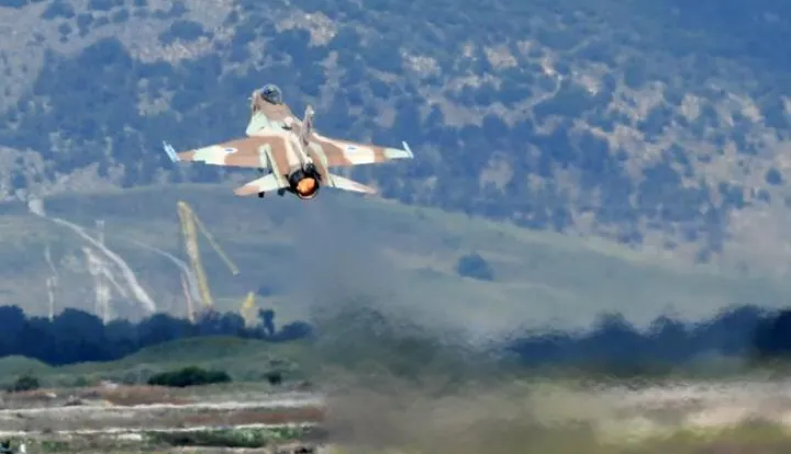 Zagreb, 09.04.2018. - Zapovjednik 91. zrakoplovne baze, pilot Hrvatskog ratnog zrakoplovstva (HRZ) pukovnik Željko Ninić u ponedjeljak je ostvario prvi let u dvosjedu izraelskog višenamjenskog borbenog aviona F-16 Barak u izraelskoj zračnoj bazi Ramat David, priopćila je Samostalna služba za odnose s javnošću Ministarstva obrane (MORH). foto HINA/ MORH/ T. Brandt/ ml