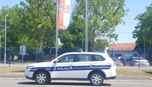 Policijski automobil