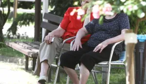 12.06.2014., Koprivnica - Umirovljenici iz Doma za starije i nemocne osobe Koprivnica uz druzenje uzivaju u lijepom vremenu.Photo: Marijan Susenj/PIXSELL------1 sutpac colornovosti