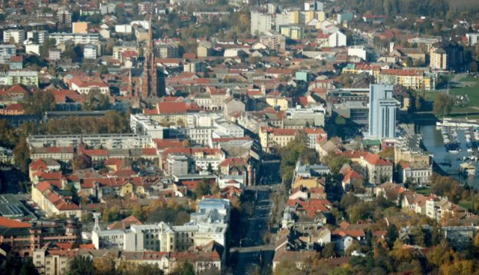 snimio Davor KIBEL,Osijek, 09.11.2012. Osijek iz zraka, centar grada, fotografija iz aviona, avion, zrak