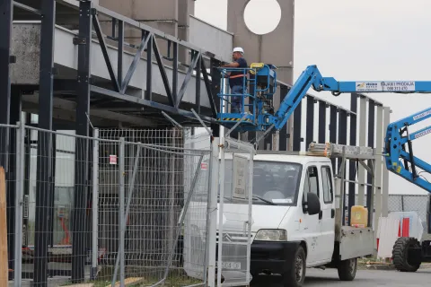 Osijek, 21. 08. 2025, Klisa, Zračna luka Osijek, ZLO. Radovi na obnovi Zračne luke se odvijaju zajedno s prmoetom i letovima iz Osijeka...snmio GOJKO MITIĆ