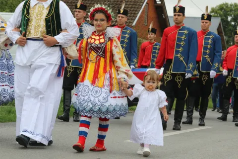 Brođanci, 31. 08. 2025, 51. Olimpijada starih sportova Brođanci, mimohod, paljenje Oimpijskog plamena i natjecanja.snimio GOJKO MITIĆ