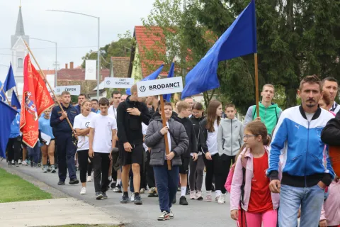 Brođanci, 31. 08. 2025, 51. Olimpijada starih sportova Brođanci, mimohod, paljenje Oimpijskog plamena i natjecanja.snimio GOJKO MITIĆ