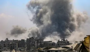 epa12336915 Smoke rises following an Israeli airstrike during a military operation in the east of Al Sheikh Redwan neighbourhood in Gaza City, 30 August 2025. More than 63,300 Palestinians have been killed in the Gaza Strip since October 2023, according to the Palestinian Ministry of Health, and about 1,200 Israelis have been killed since the launch of an Israeli military campaign in response to a cross-border attack by Hamas on 07 October 2023. EPA/MOHAMMED SABER