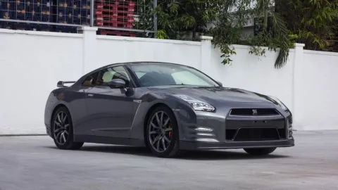Nissan GT-R