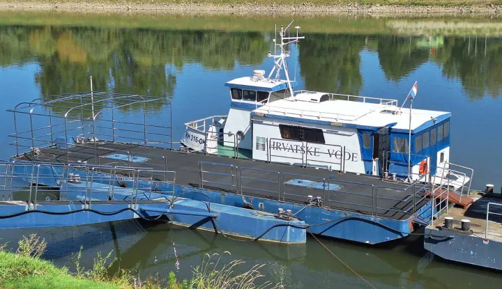 Odvezani brodovi sa pontona