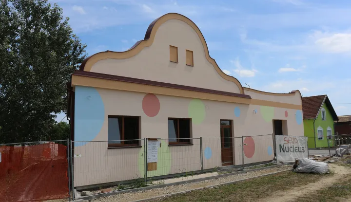 KOPAČEVO, 15. 07. 2020, DAN OPĆINE BILJE. PROČELJE NOVOG DJEČJEG VRIĆA U KOPAČEVU. DJEČJI VRTIĆ KOPAČEVO. DV KOPAČEVO. KORONA VIRUS, COVID-19.snimio GOJKO MITIĆ