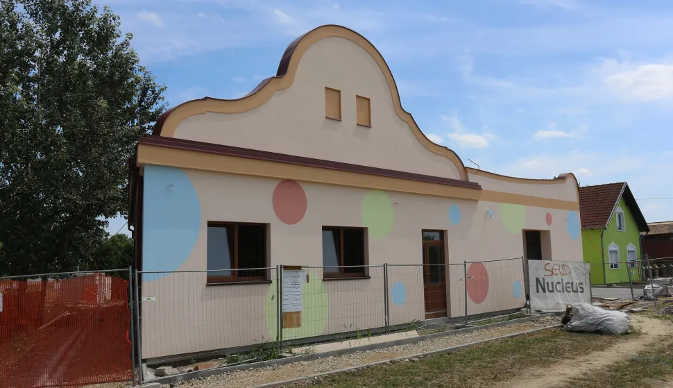 KOPAČEVO, 15. 07. 2020, DAN OPĆINE BILJE. PROČELJE NOVOG DJEČJEG VRIĆA U KOPAČEVU. DJEČJI VRTIĆ KOPAČEVO. DV KOPAČEVO. KORONA VIRUS, COVID-19.snimio GOJKO MITIĆ