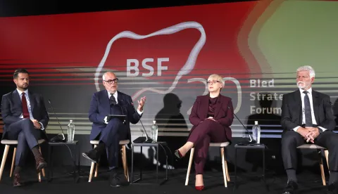 epa12345017 (L-R) Montenegro's President Jakov Milatovic, Estonian President Alar Karis, Slovenian President Natasa Pirc Musar and Czech President Petr Pavel talk during the Presidential Panel at the Bled Strategic Forum 2025, in Bled, Slovenia, 02 September 2025. The 20th edition of the Bled Strategic Forum international conference is held under the slogan 'A Runaway World' and takes place on 01 and 02 September 2025. EPA/ANTONIO BAT