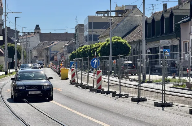 Osijek, 02. 09. 2025., Strossmayerova ulica; asfaltiranje; ulice; ceste; kolnik; obnova; nogostup; parkirališta, radniciSNIMIO BRUNO JOBST