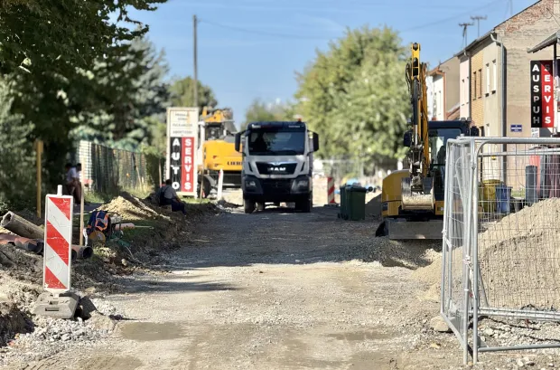 Osijek, 02. 09. 2025., Sljemenska ulica; radovi; ulice; ceste; kolnik; obnova; nogostup; parkirališta, radniciSNIMIO BRUNO JOBST