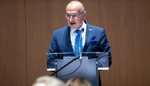 Zagreb, 27.08.2025 - U sklopu Konferencije veleposlanika, generalnih konzula, konzula i vojnih izaslanika Republike Hrvatske u Nacionalnoj i sveučilišnoj knjižnici, ministrica vanjskih poslova i iseljeništva Palestine Varsen Aghabekian održala je izlaganje veleposlanicima. Na slici ministar vanjskih i europskih poslova Republike Hrvatske Gordan Grlić Radman.foto HINA/ Damir SENČAR/ds