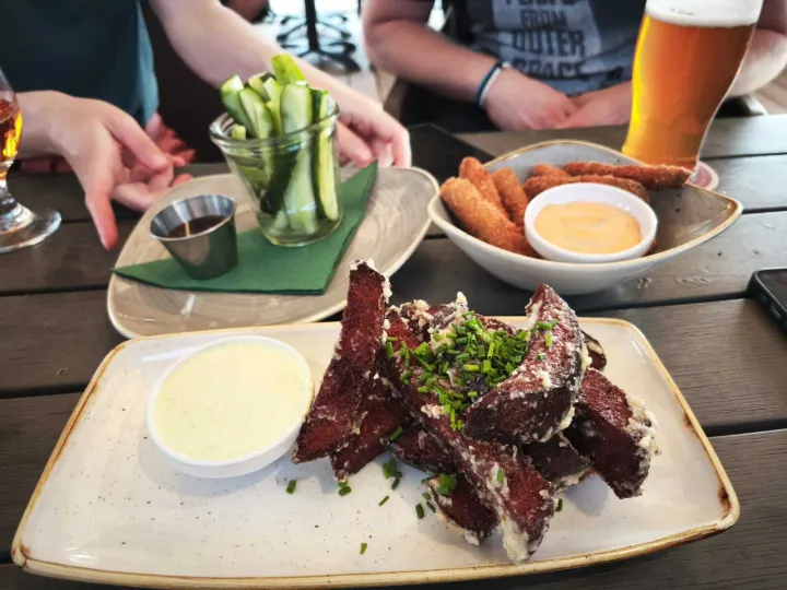 Umjesto razglednice - Tallinn, EstonijaPiše: Bruno KoićFoto: Ozana Vignjević/Nikica Torbica2025.