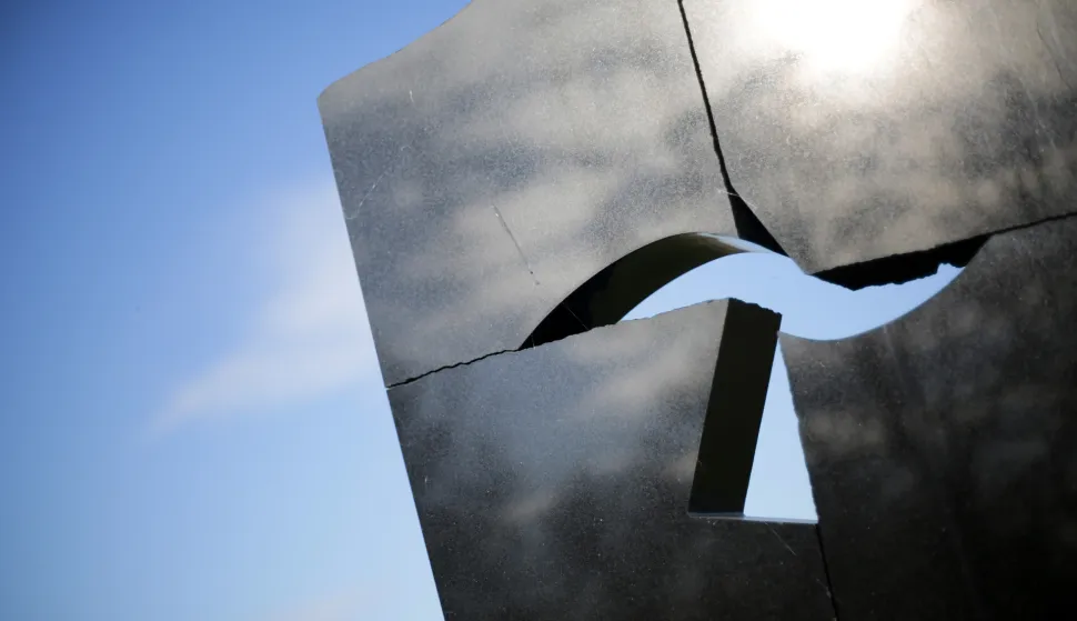 17.11.2015., Vukovar - Ovcara, mjesto masovnog pokolja ranjenika iz vukovarske bolnice, nalazi se na osamljenom mjestu, nekoliko kilometara od sredista Vukovara. Tu je 20. studenoga 1991.g. ubijeno 200 ljudi, nesrpske nacionalnosti. Ranjenici, civili i bolnicko osoblje zajedno su iz Vukovarske bolnice 18. studenoga 1991. godine odvedeni na Ovcaru. Tu su masakrirani, ubijeni vatrenim oruzjem i na istom mjestu njihova tijela nabacana su jedno preko drugog u za to pripremljen rov i pokrivena zemljom. Spomenik na mjestu masovnog pokolja ranjenika. Photo: Grgur Zucko/PIXSELL