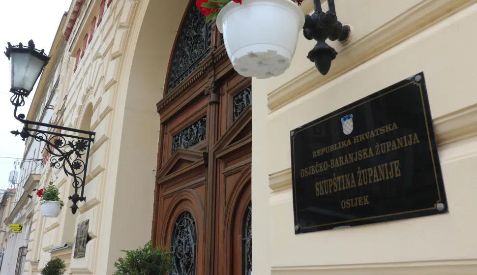 Osijek, 29. 04. 2021, Trg Ante Starcevica, zgrada Zupanije Osjecko baranjske.snimio GOJKO MITIĆ