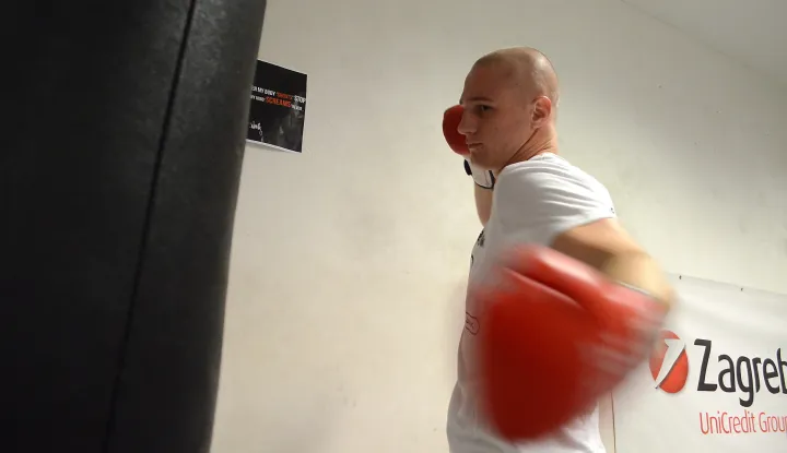 osijek, 3 listopada 2018, 20,00 sati, sport, boks, dvorana Gradski vrt boksačka dvorana. Zvonimir Rebolja, boksač, boksački klub osijeksnimio zdenko pušić