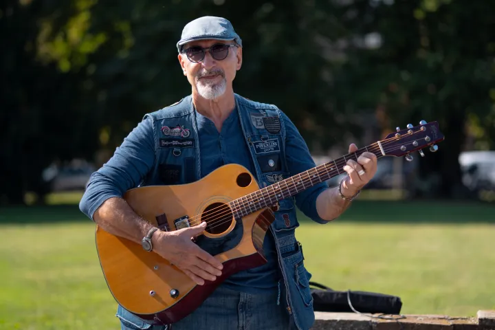 Osijek, 06. 09. 2025., Sajam antikvitetaposjetitelji; posjetitelj; gužva; antikviteti; antikvitet; prodavači; prodavač; izlagači; izlagač; Željko Miličić