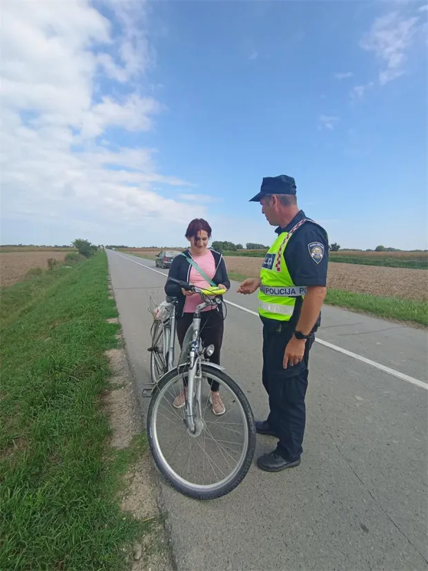 U četvrtak, 4. rujna 2025. godine, policijski službenici za poslove prevencije, Ureda načelnika Policijske uprave osječko-baranjske i Policijske postaje Donji Miholjac proveli su aktivnosti preventivnih projekata "Biciklirajmo, biciklističkom" i "Sigurnost u cestovnom prometu".