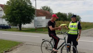 U četvrtak, 4. rujna 2025. godine, policijski službenici za poslove prevencije, Ureda načelnika Policijske uprave osječko-baranjske i Policijske postaje Donji Miholjac proveli su aktivnosti preventivnih projekata "Biciklirajmo, biciklističkom" i "Sigurnost u cestovnom prometu".