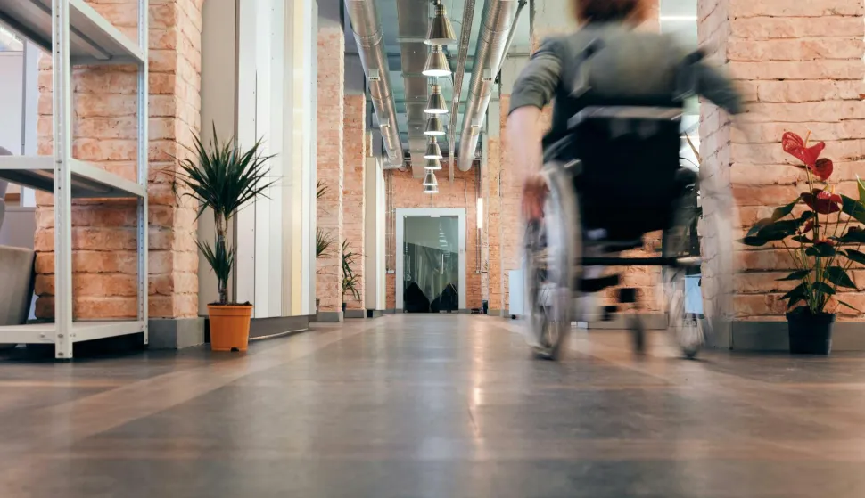 invalid, invalidska kolica, osoba s invaliditetom