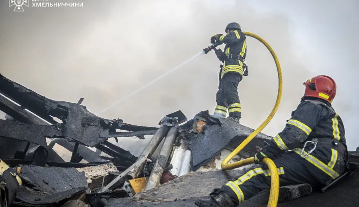 epa12347797 A handout photo made available by the State Emergency Service shows Ukrainian rescuers work at the site of Russian shelling in the Khmelnytskyi region of Ukraine, 03 September 2025, amid the ongoing Russian invasion. According to the State Emergency Service report, nobody was killed or injured during the shelling. EPA/STATE EMERGENCY SERVICE/HANDOUT HANDOUT EDITORIAL USE ONLY/NO SALES