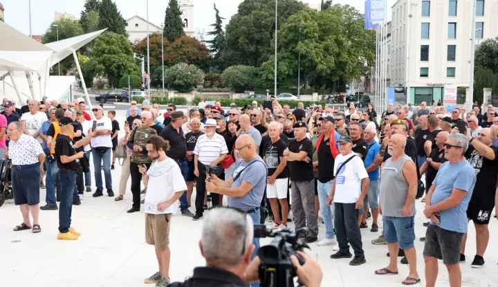 07.09.2025., Sibenik --Na Poljani je odrzan braniteljski 'Prosvjedni skup protiv financiranja FALIS-a i svih ostalih protuhrvatskih dogadjanja' Photo: Dusko Jaramaz/PIXSELL